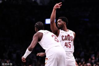 间的摇摆人 间的摇摆人